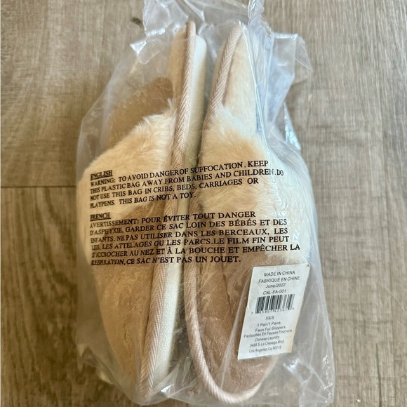 NWT Chinese Laundry Women’s Faux Fur Slippers Size XS/S - Picture 7 of 7
